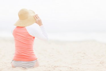 Psoriasis en verano: mejoras y precauciones