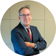 Dr. Yago Gonz�lez Lama
